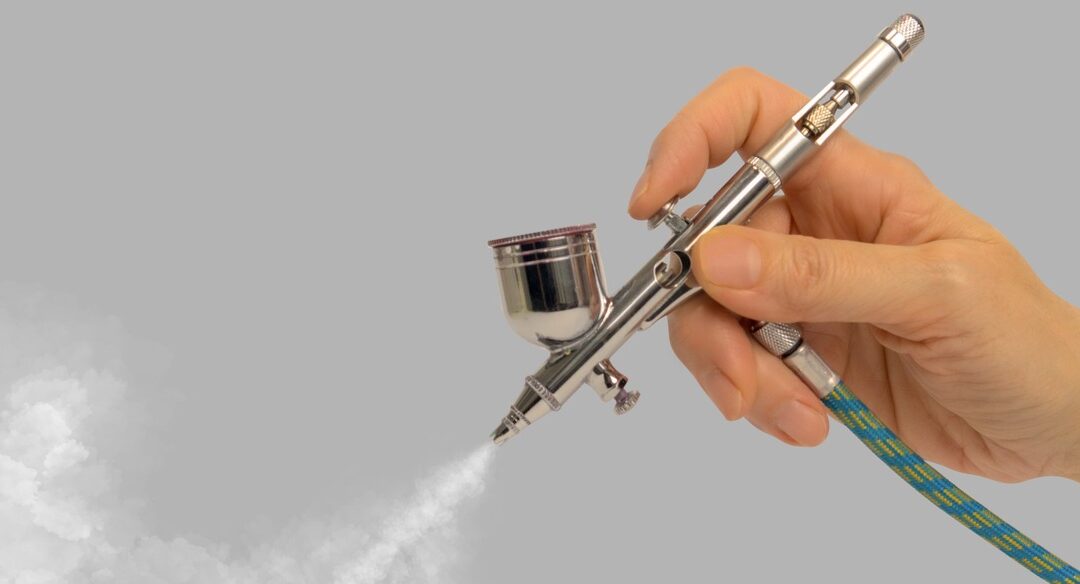 Aerógrafo y compresor Warhammer